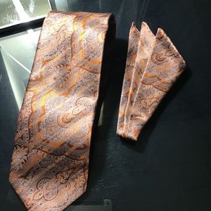 Dolcepunta Italian Silk tie with matching Pocket Square